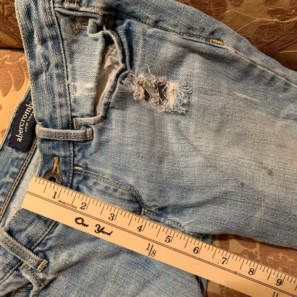 Abercrombie distressed cut off shorts girls 10 - Picture 4 of 6